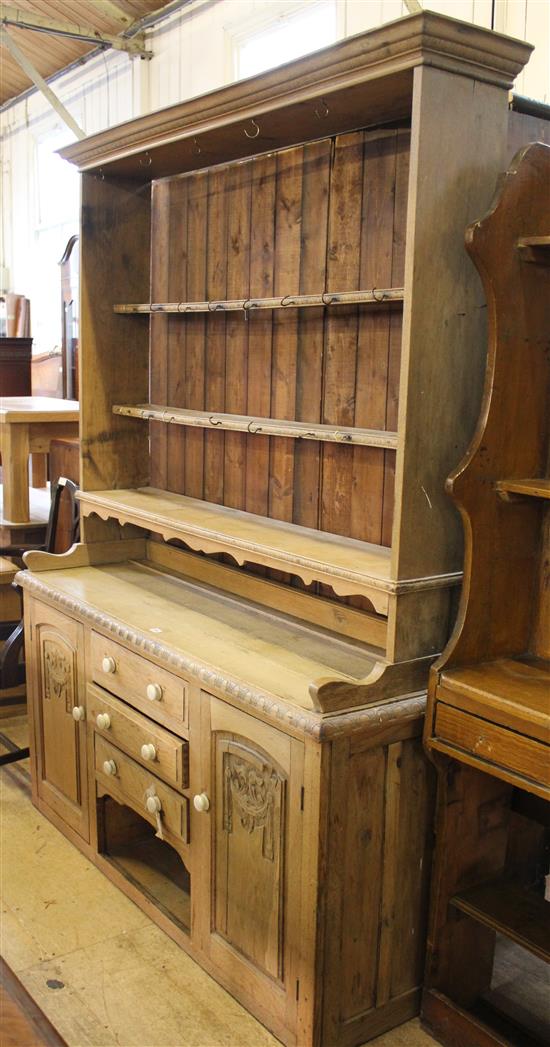 Victorian carved light oak dresser